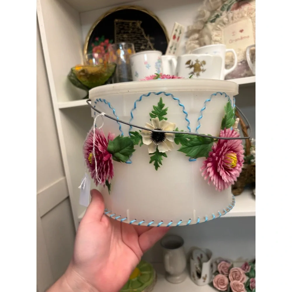 Vintage Mid Century Floral Plastic Hat Box Carrier 3D Flower Applique Kitsch